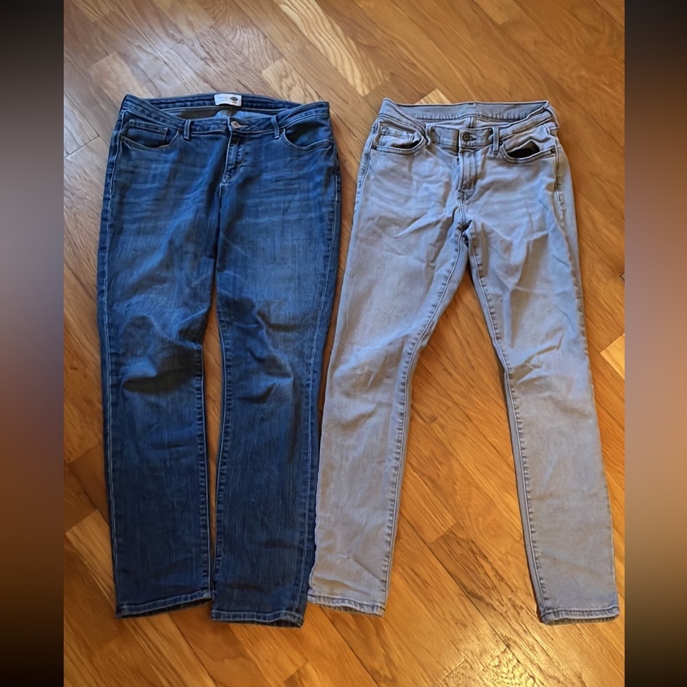 Old Navy Women’s size 6 denim jeans bundle lot of 2